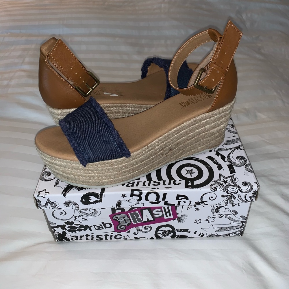Espadrille platform sandals